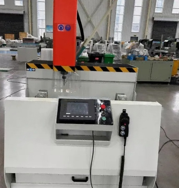 800mm Pusat Pemesinan CNC Ketegaran Tinggi 3-Paksi | Dibina Tujuan untuk Penyemperitan Aluminium Perindustrian