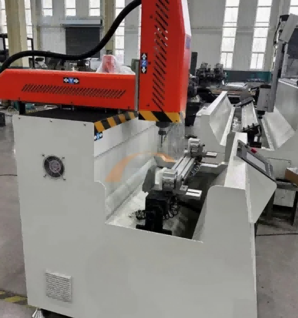 Pusat Pemesinan CNC Ketegaran Tinggi Ketegaran Tinggi 800mm untuk Profil Aluminium Industri Bahagian Besar