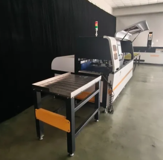 Gergaji Pekeliling CNC Ultra-Tepat untuk Profil Aluminium Perindustrian